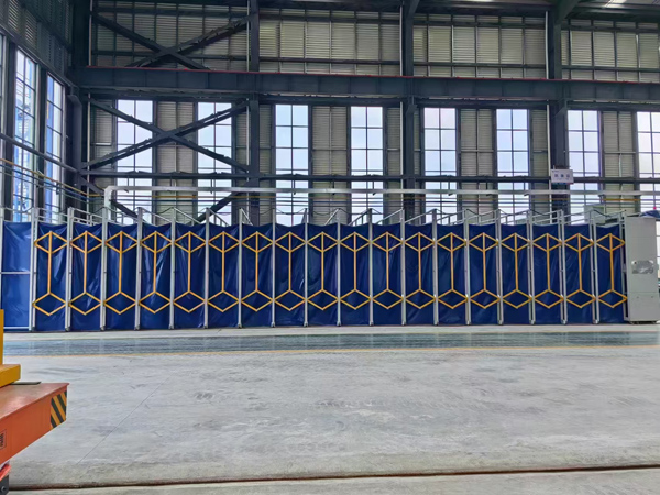 移动伸缩式喷漆房